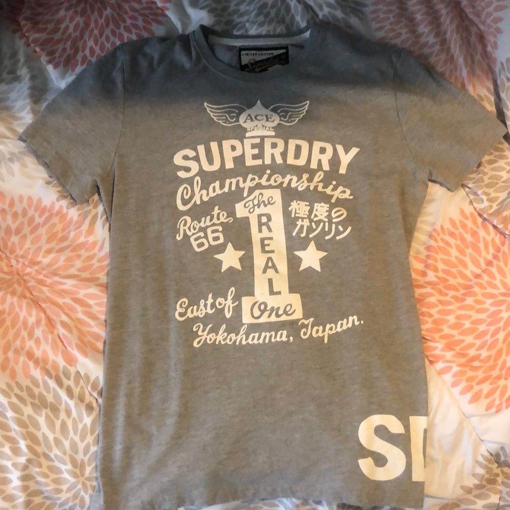 Grey superdry t shirt size L